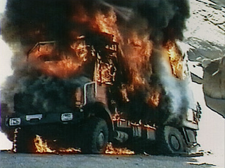 l'unimog de Colombo en flammes