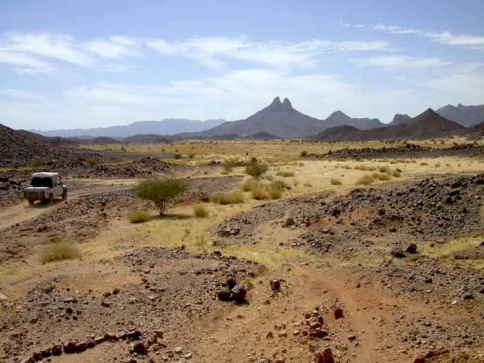 les 2 cornes orientales des monts Adeket