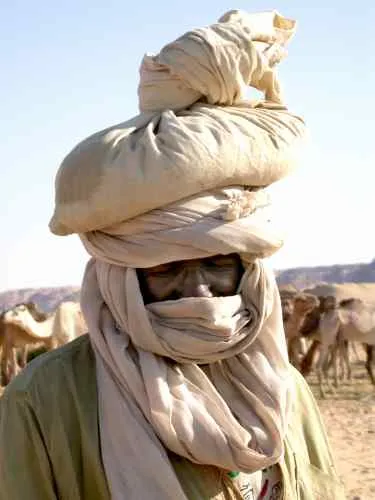 en v'la un qui en a dans l'bonet