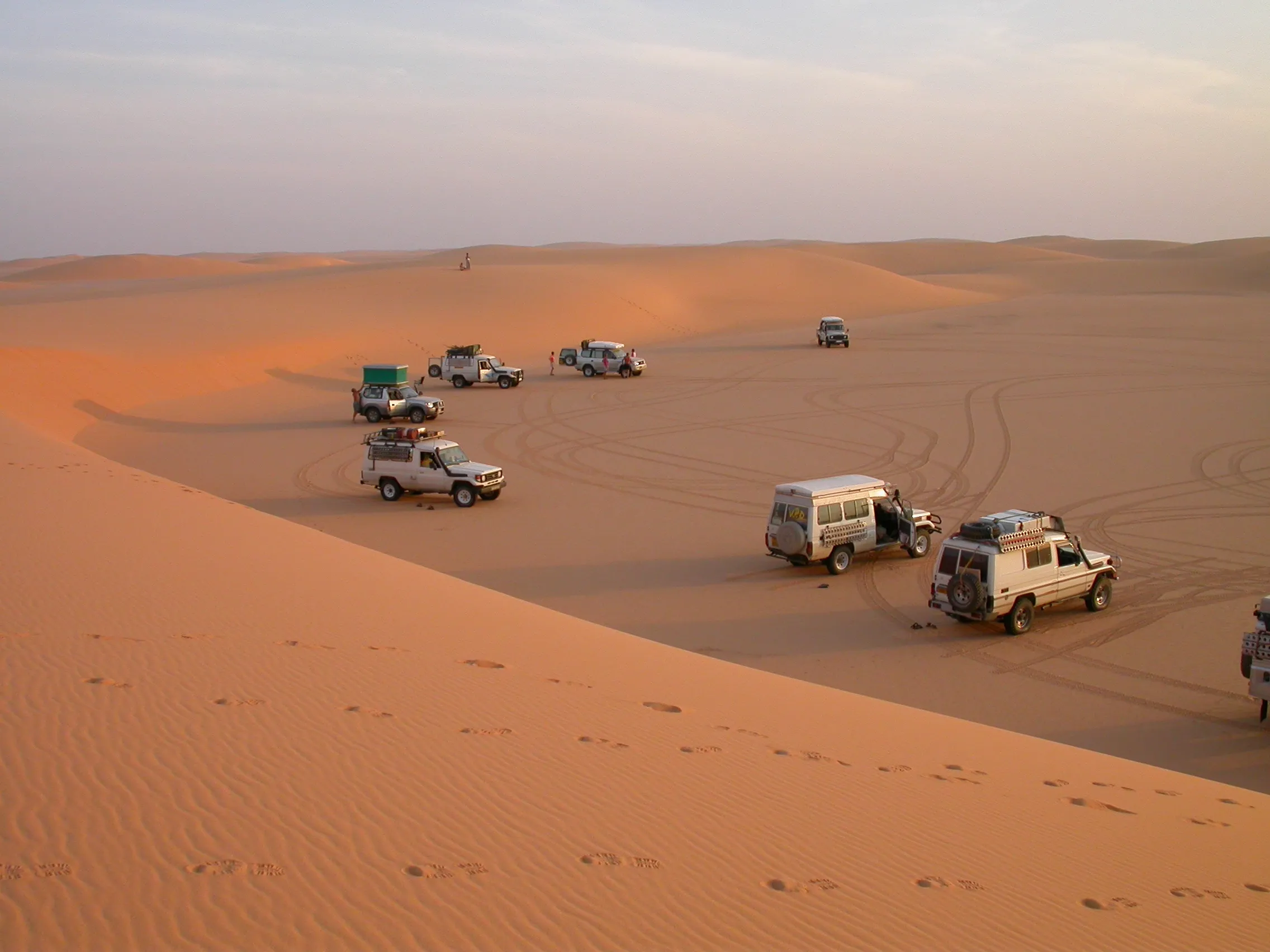 bivouac dans la Grande Mer de Sable Soudanaise, Soudan Nord-Ouest