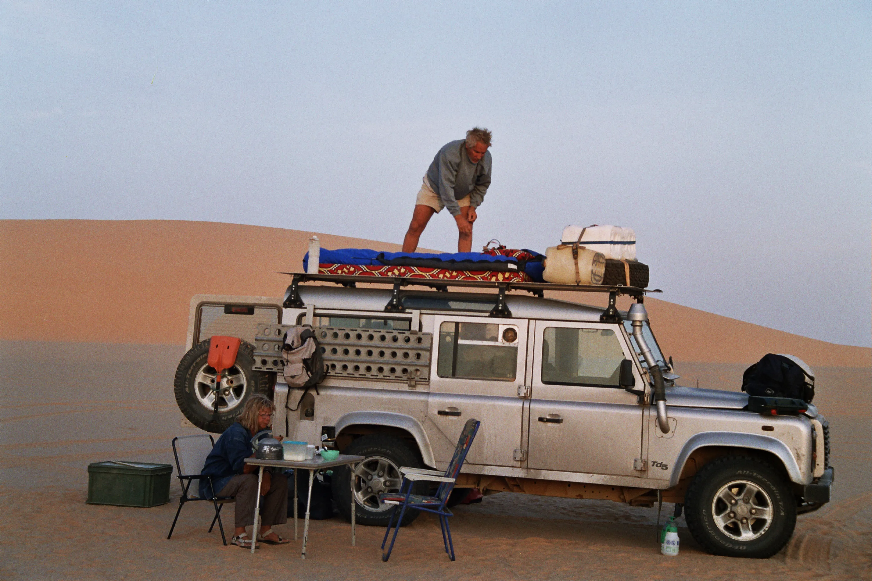 bivouac dans la Grande Mer de Sable Soudanaise, Soudan Nord-Ouest