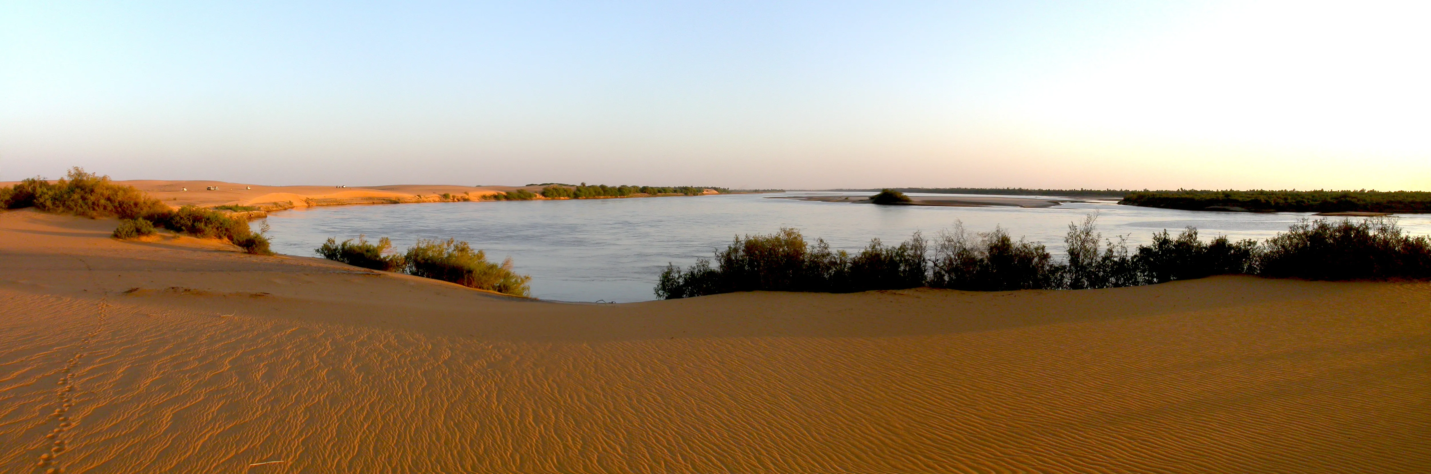 berges du Nil vers Old Dongola, haute Nubie, Soudan