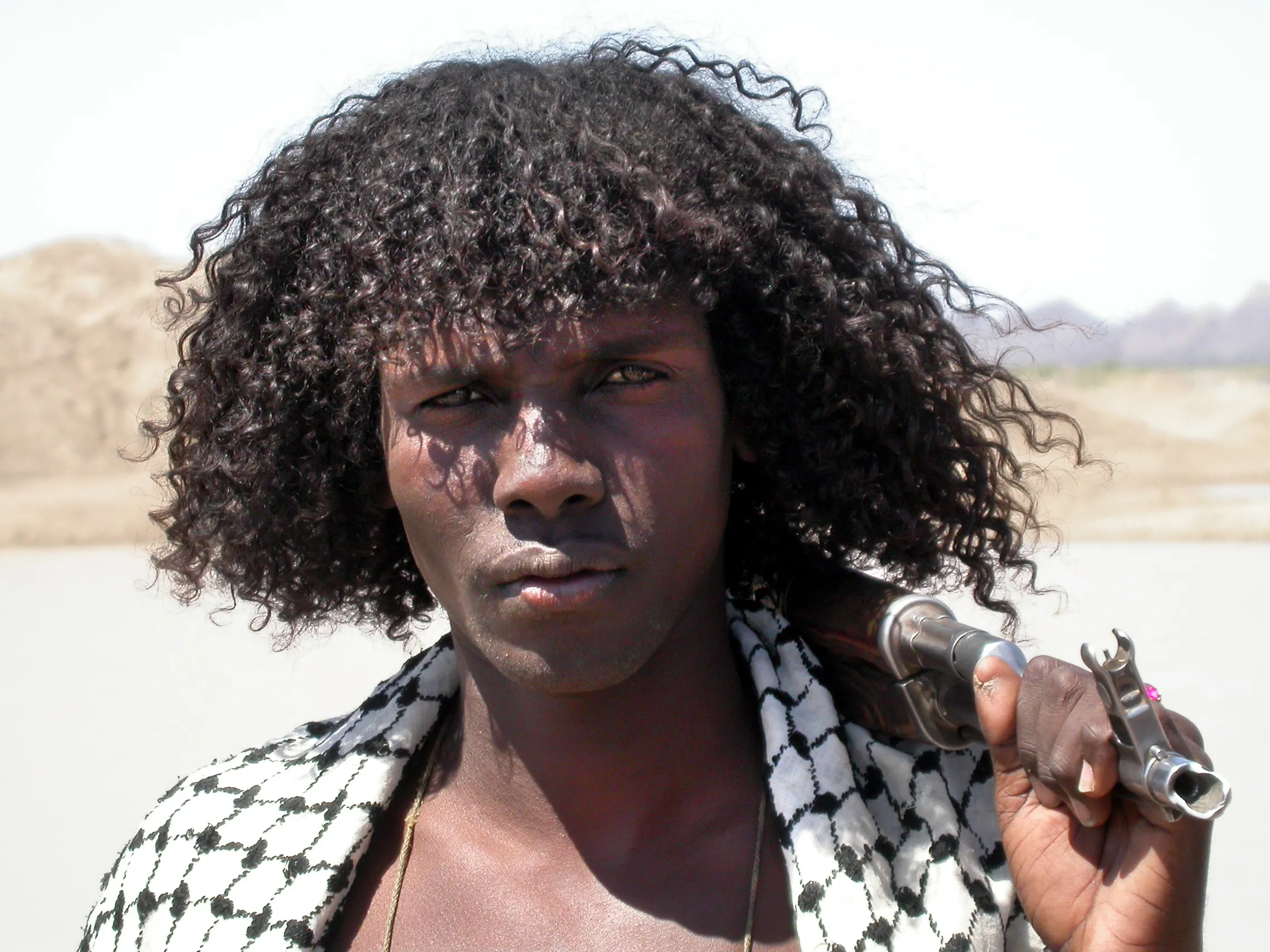 Afar en arme, vers Asayita, Ethiopie