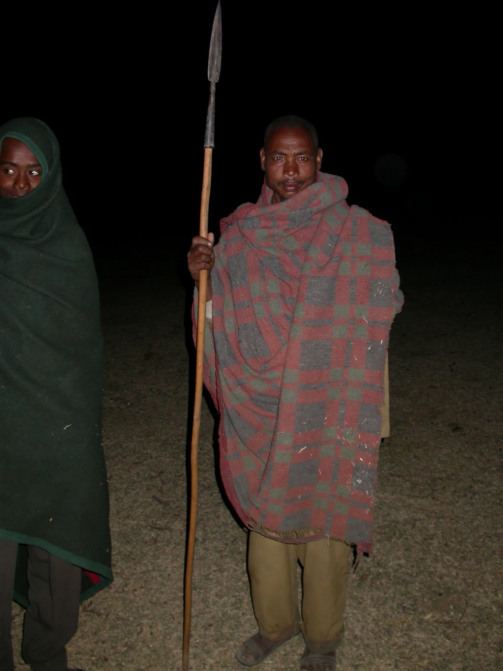 gardien de nuit, bivouac du lac Ziway, Ethiopie