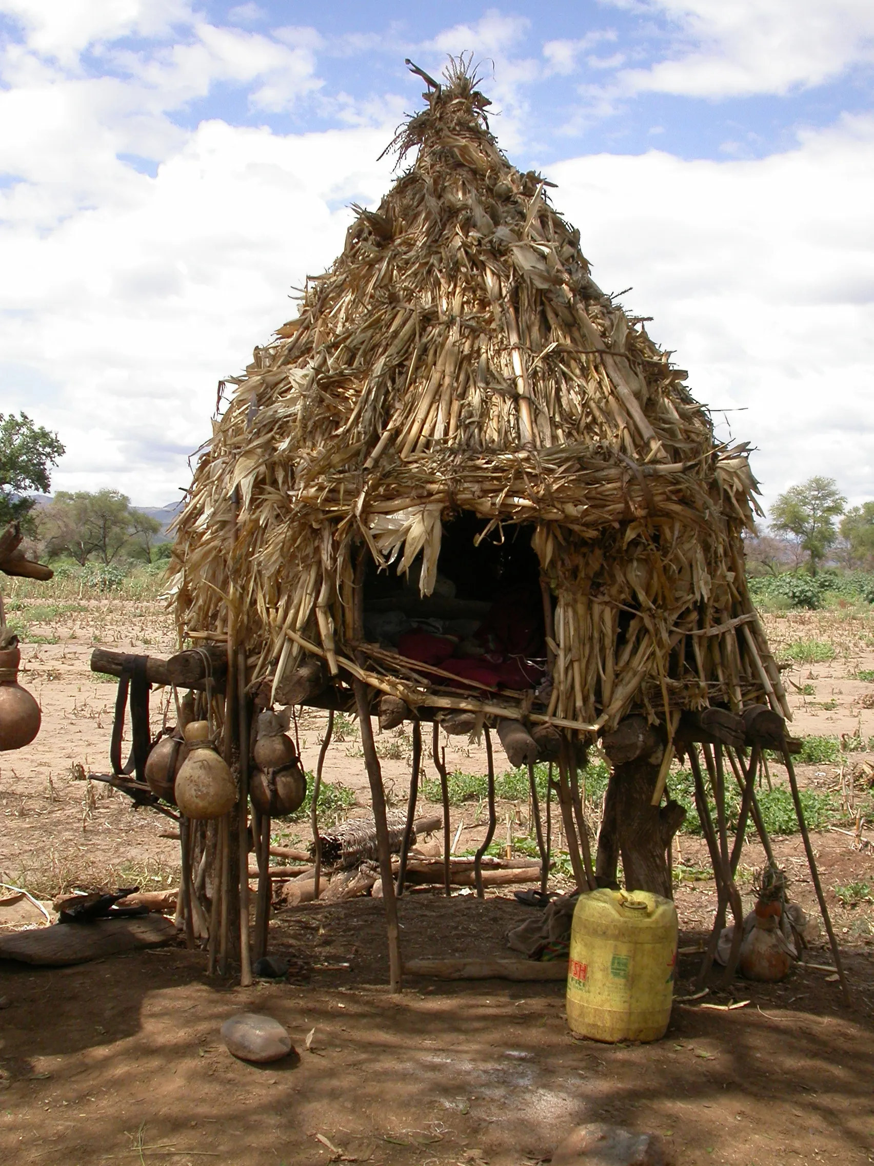 apiculteurs, vers Konso, Omo River, Ethiopie