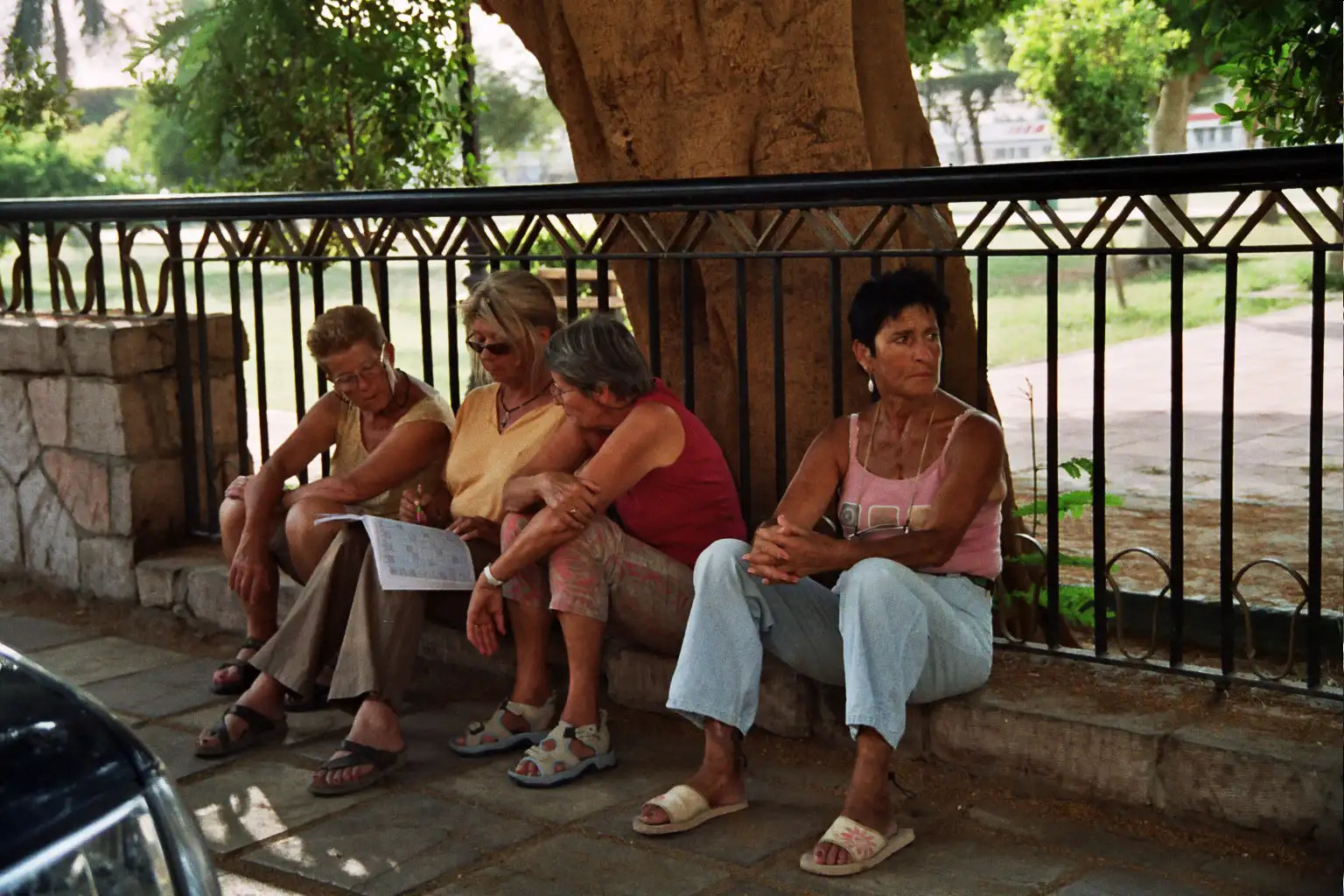 Attente devant la police touristique