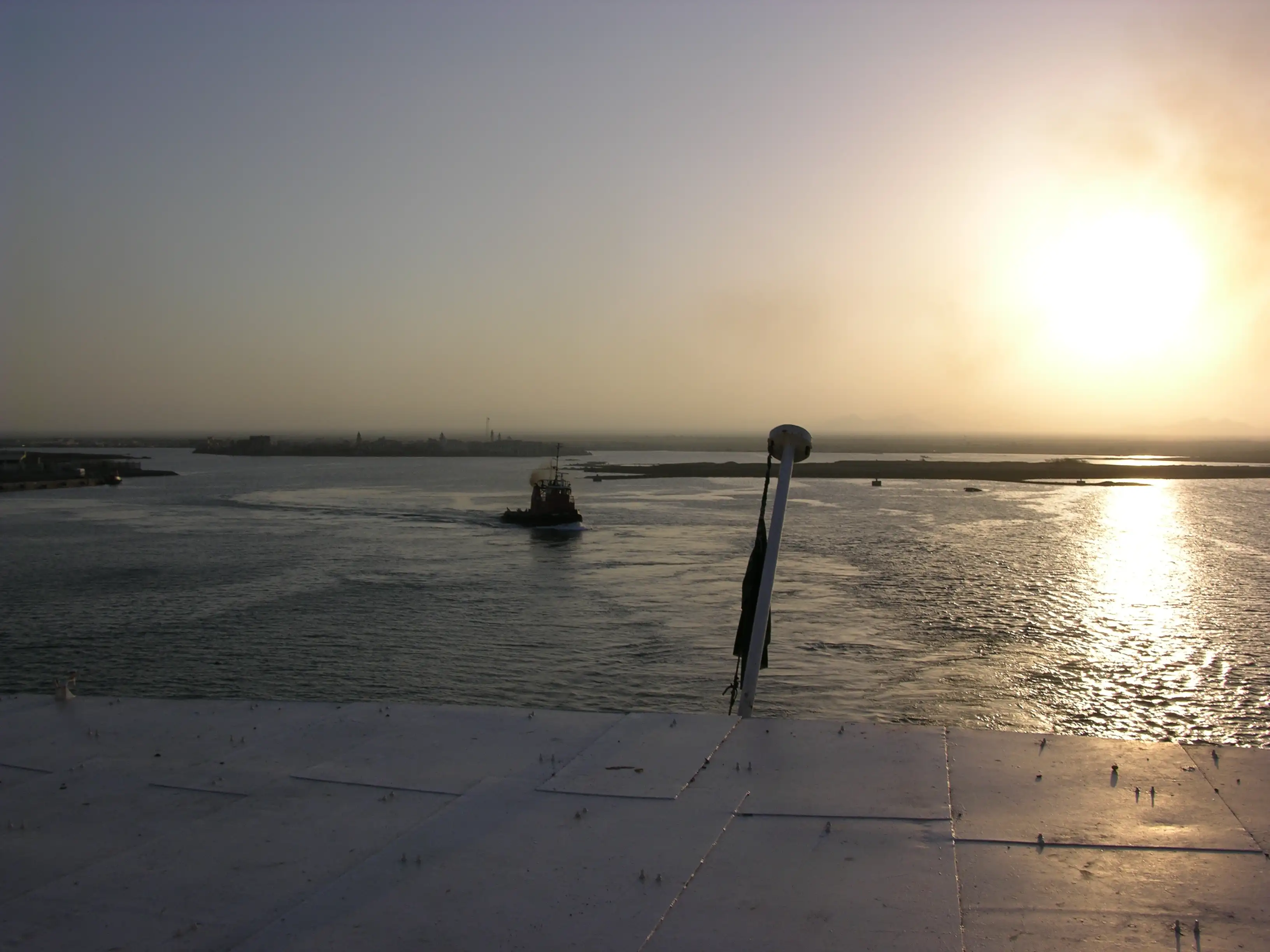 sortie du port, à l´heure de la prière
